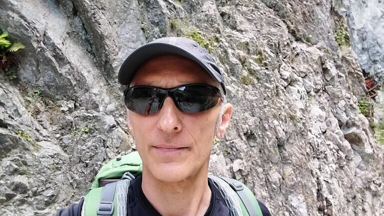 Feldspati: Proprietà e Applicazioni dei Minerali